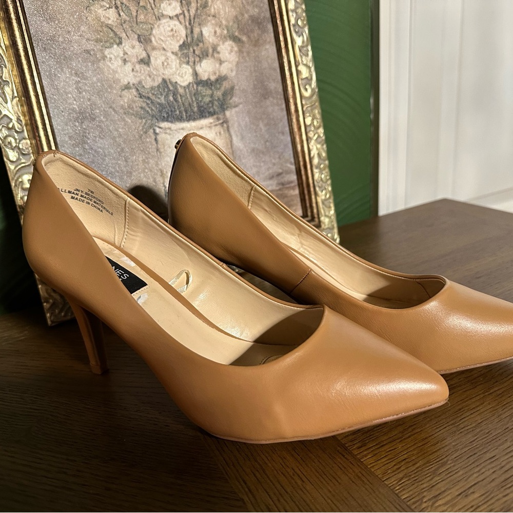 Jones New York Elegant Brown Heels